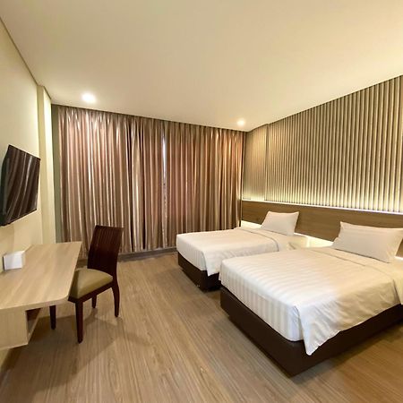 Grand Pasundan Convention Hotel Bandung Exterior photo
