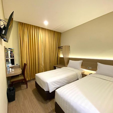 Grand Pasundan Convention Hotel Bandung Exterior photo