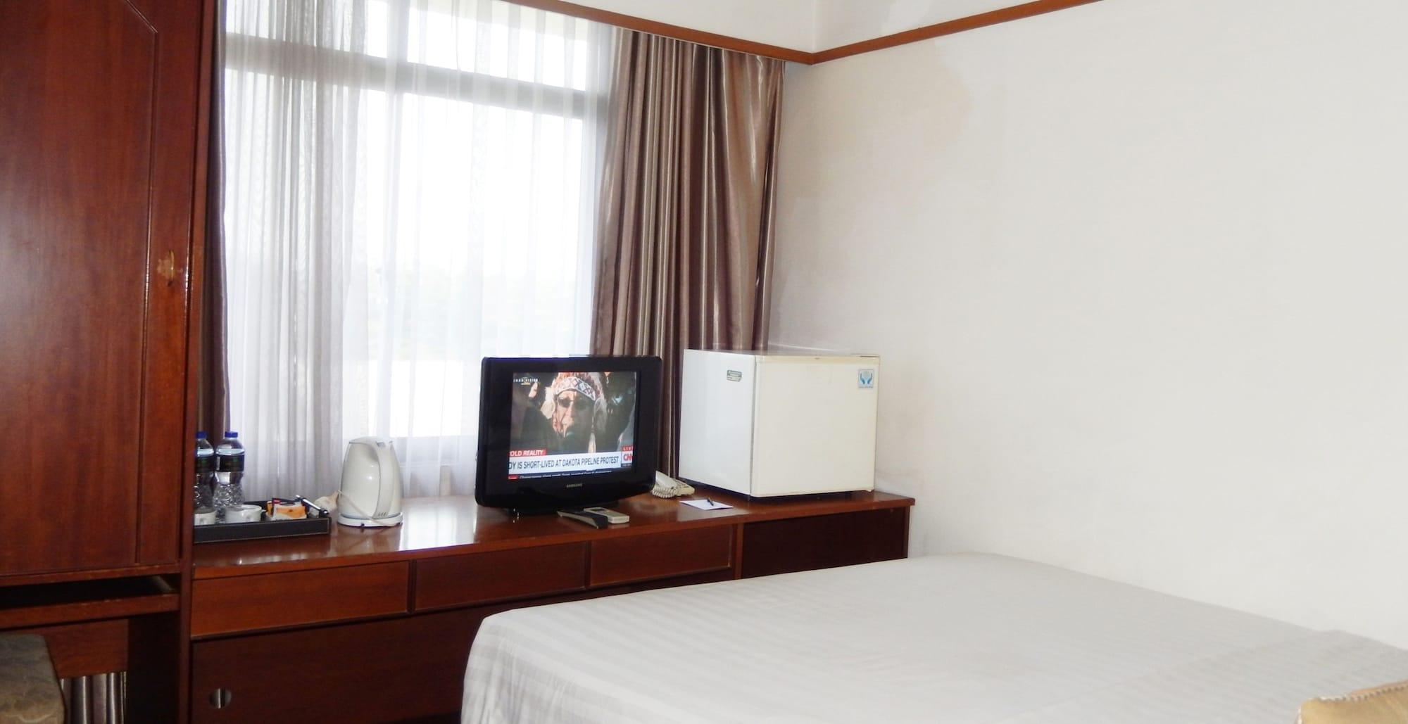 Grand Pasundan Convention Hotel Bandung Exterior photo