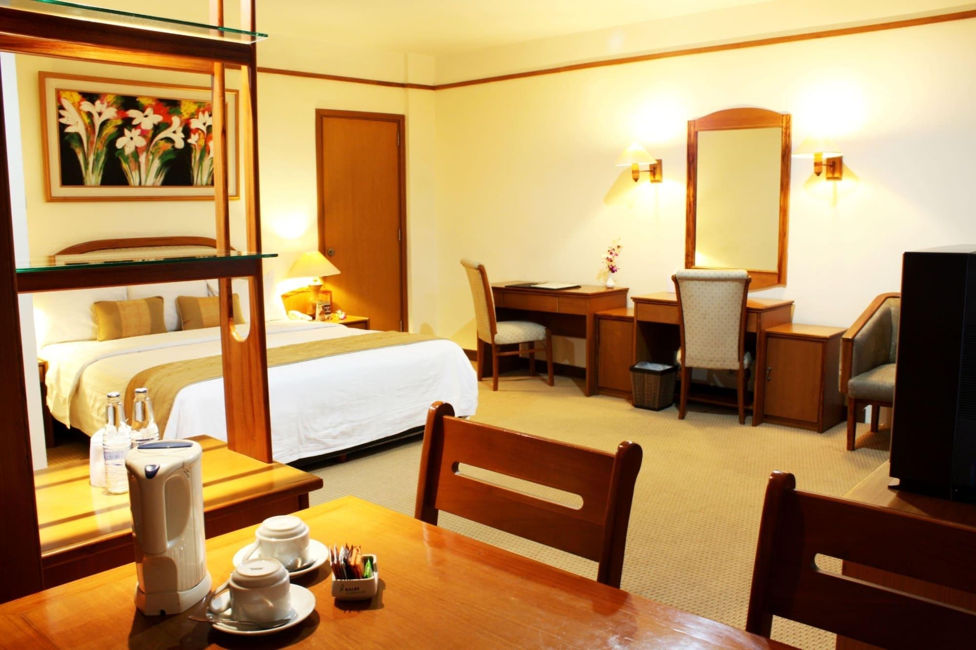Grand Pasundan Convention Hotel Bandung Exterior photo