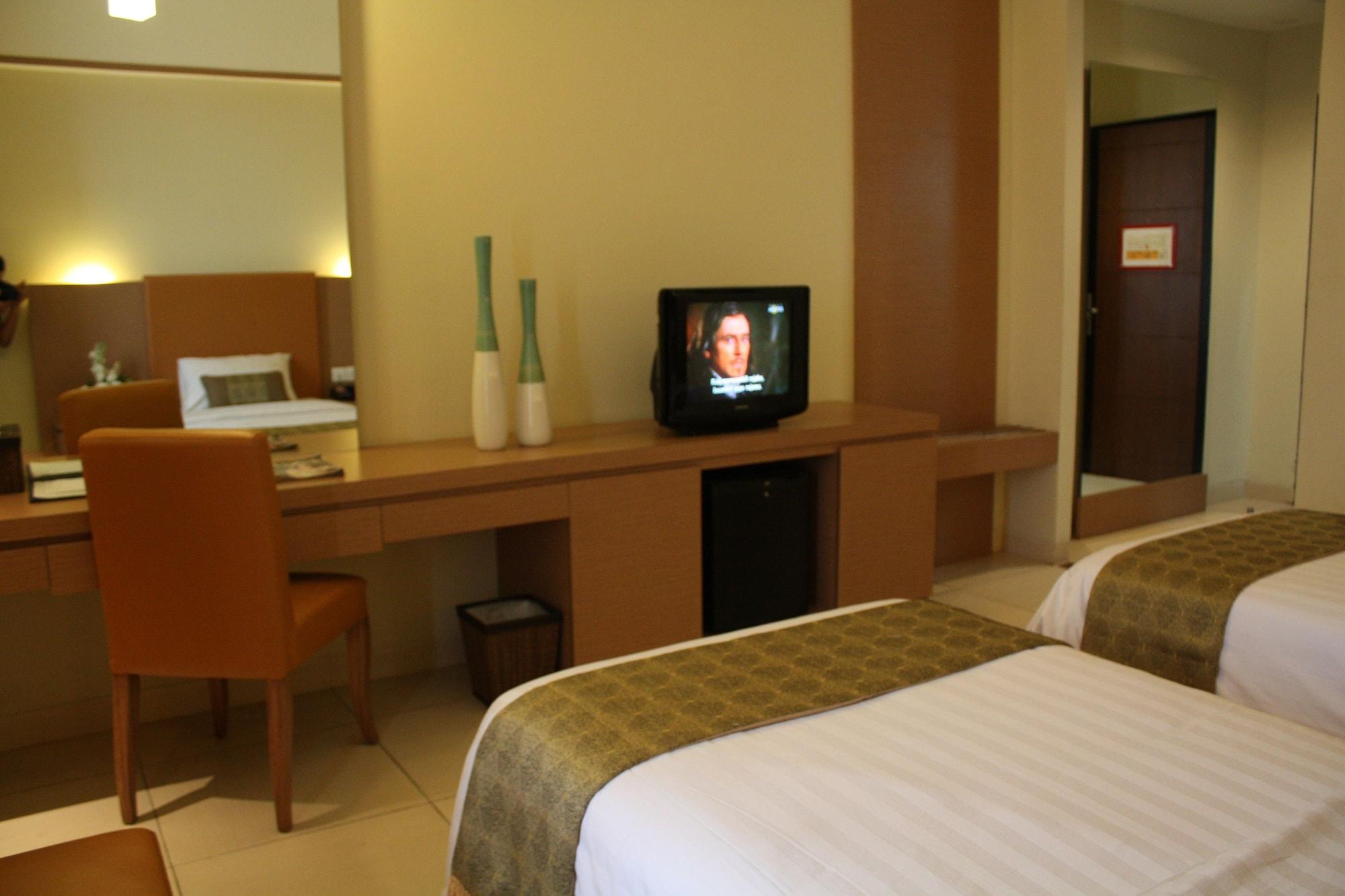 Grand Pasundan Convention Hotel Bandung Exterior photo