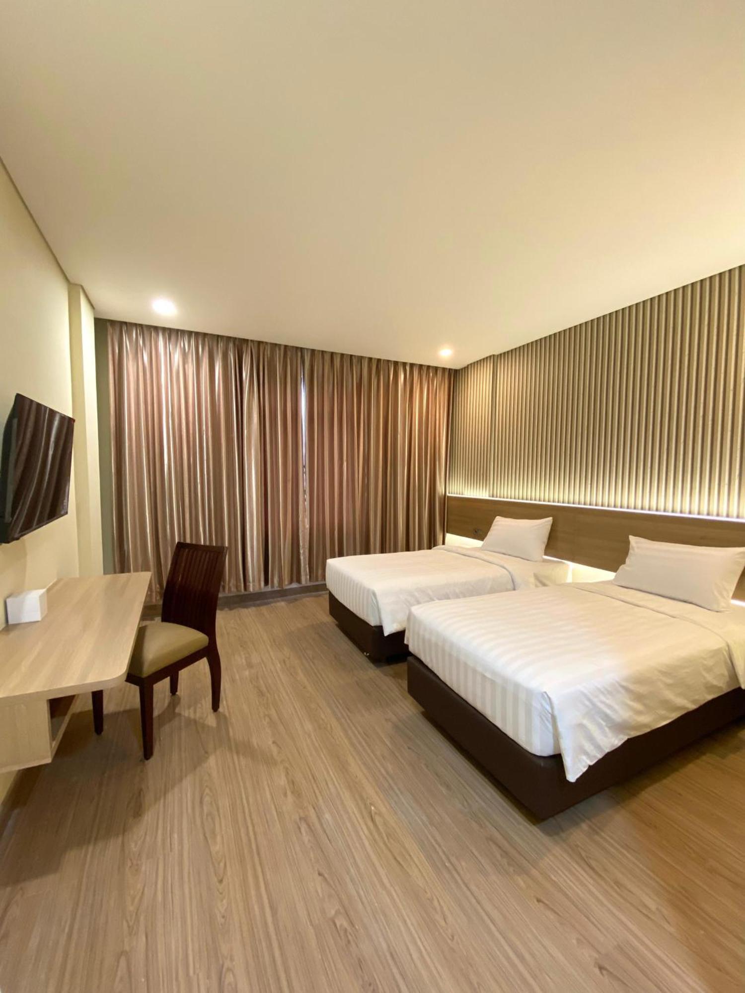Grand Pasundan Convention Hotel Bandung Exterior photo