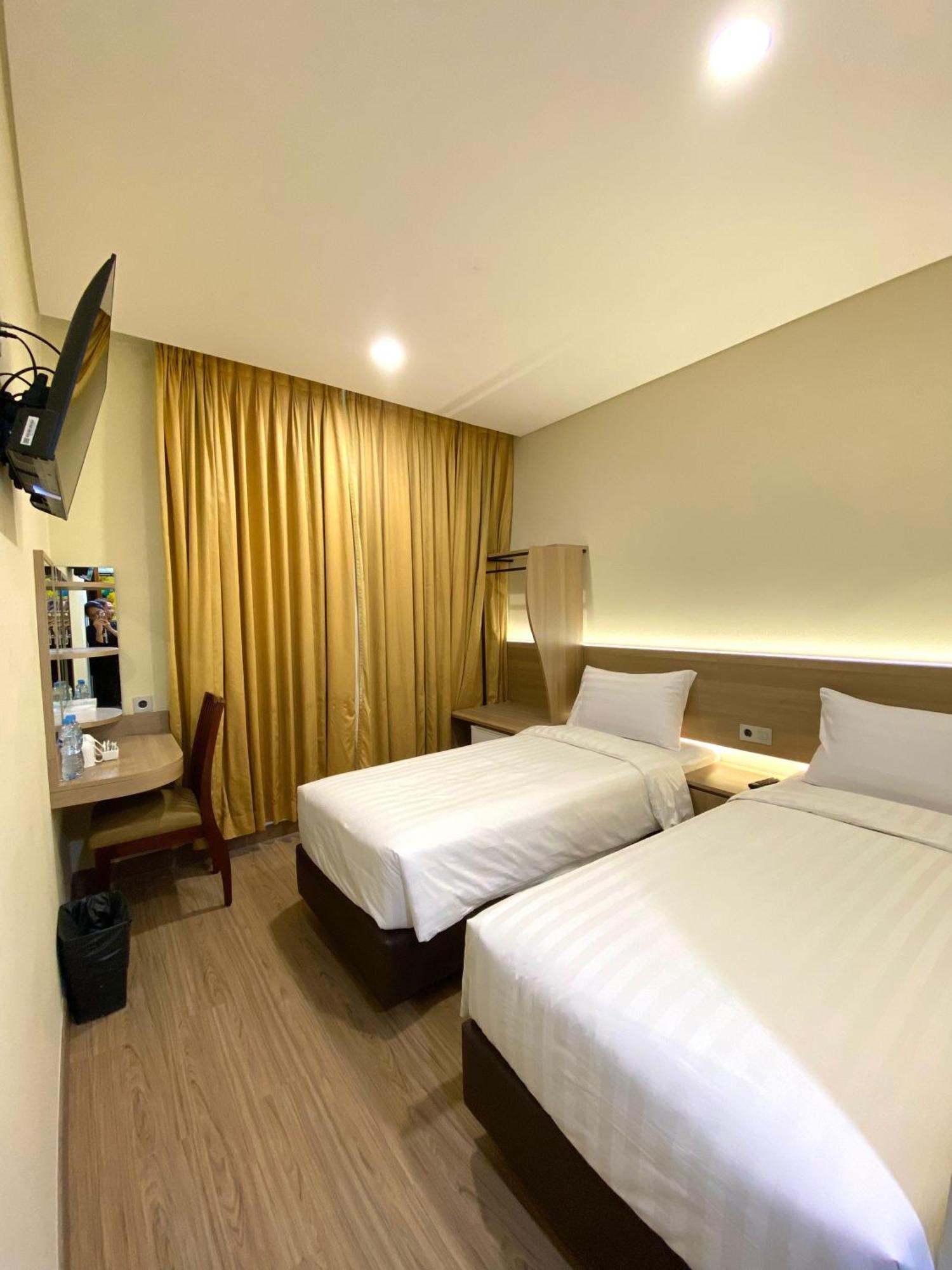 Grand Pasundan Convention Hotel Bandung Exterior photo