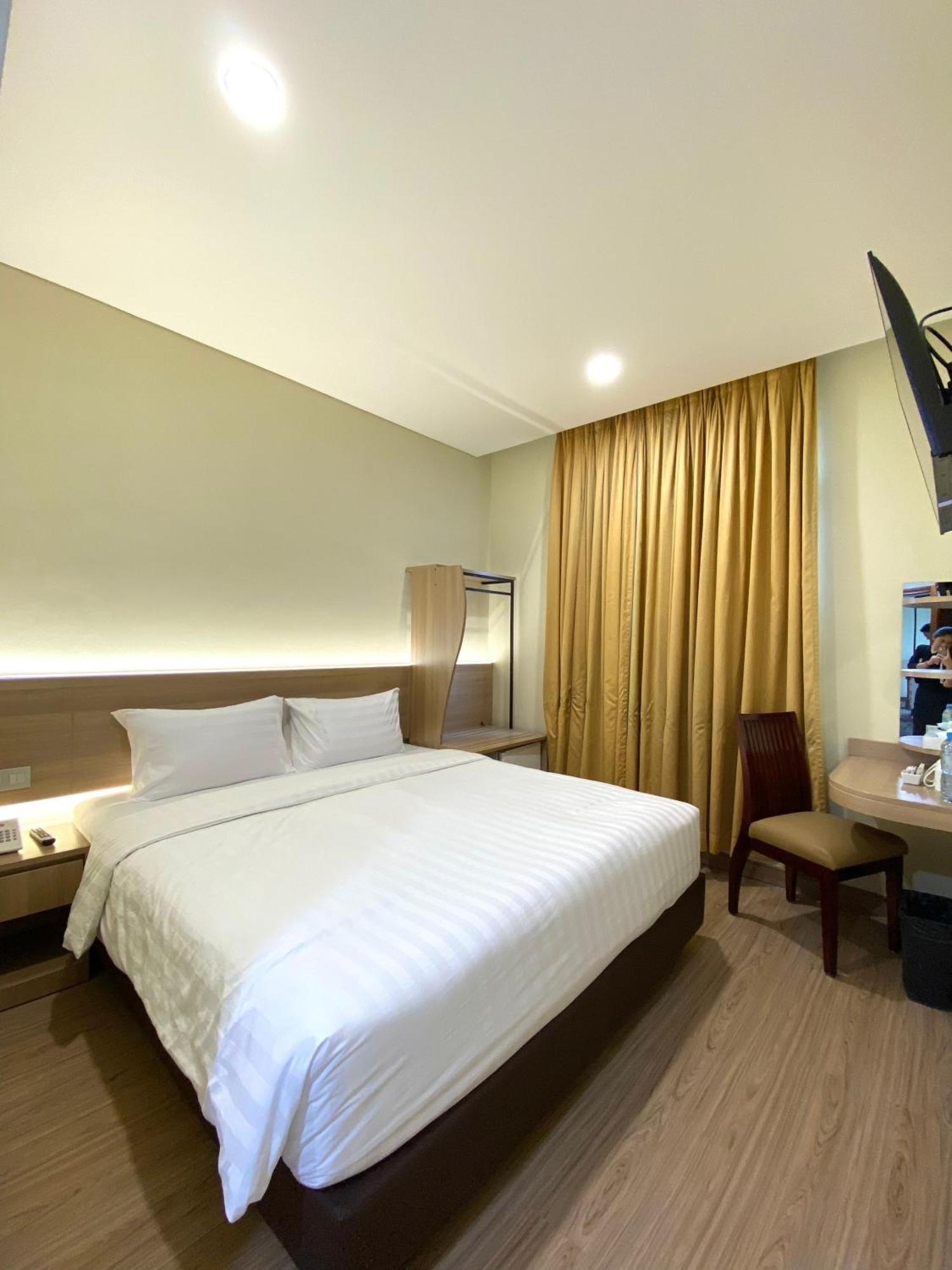 Grand Pasundan Convention Hotel Bandung Exterior photo
