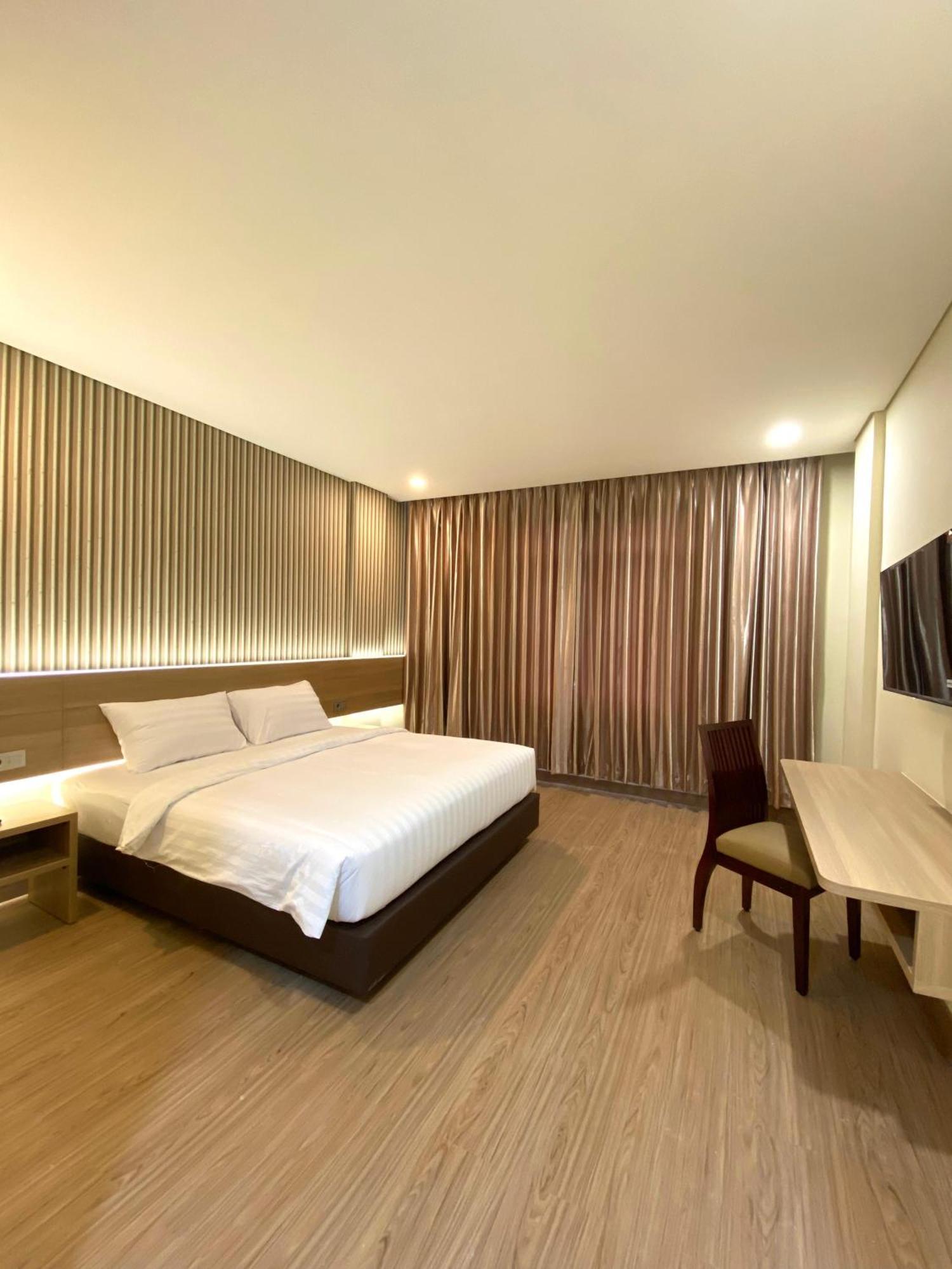 Grand Pasundan Convention Hotel Bandung Exterior photo
