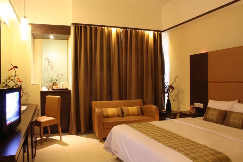 Grand Pasundan Convention Hotel Bandung Exterior photo