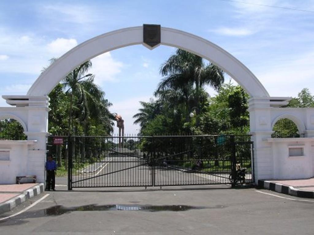 Grand Pasundan Convention Hotel Bandung Exterior photo