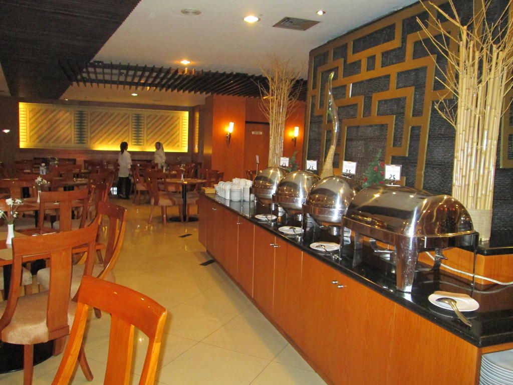 Grand Pasundan Convention Hotel Bandung Exterior photo