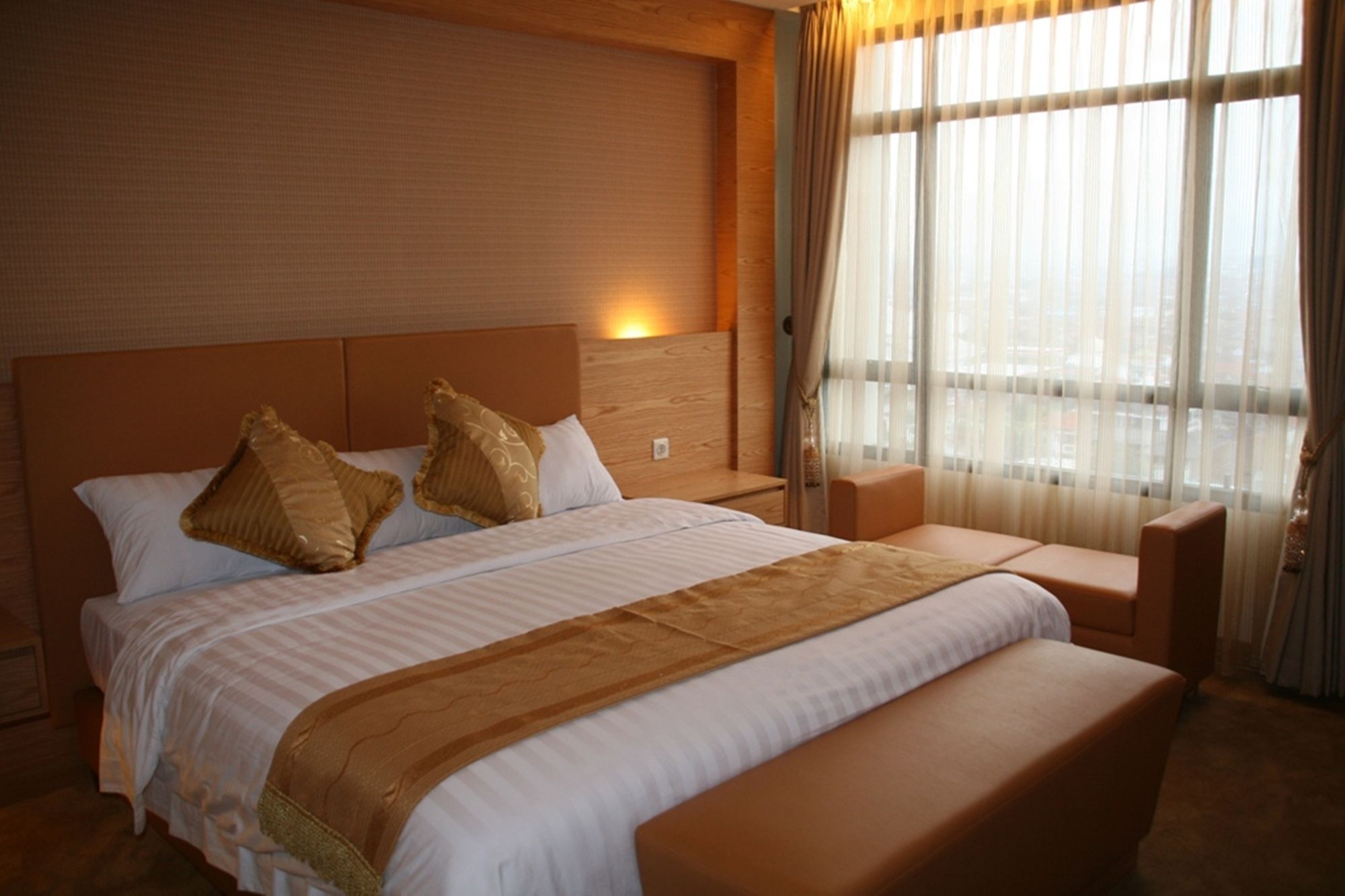 Grand Pasundan Convention Hotel Bandung Exterior photo